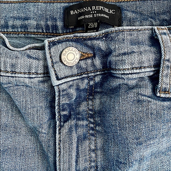 LIKE NEW Banana Republic High Rise Straight Leg Jeans - Picture 3 of 4